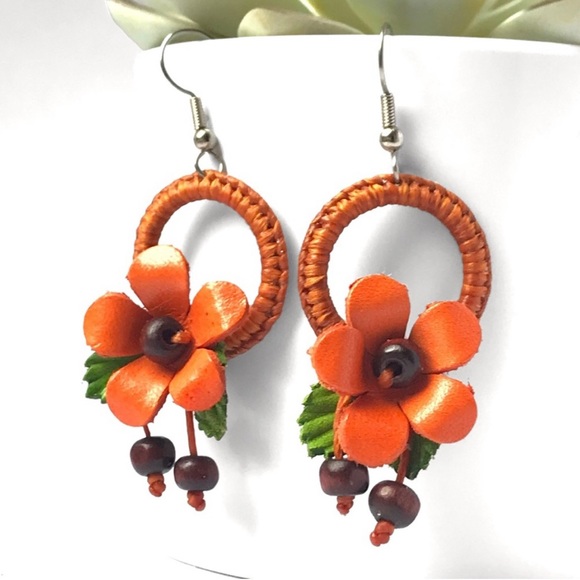 36) New! Genuine Leather handmade handcrafted dangle flower women's earrings - Picture 3 of 3
